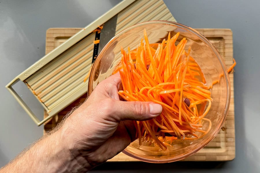 Křupavý vietnamský bramborák z hanojských ulic - Bánh Tôm 7 vietnamsky bramborak banh tom recept 12